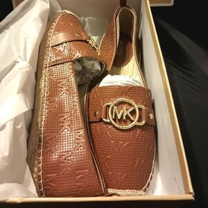 💯🔥MICHAEL KORS Women's RORY Slip-On Espadrill, LUGGAGE SIZE 10M🔥🔥NEW IN TH